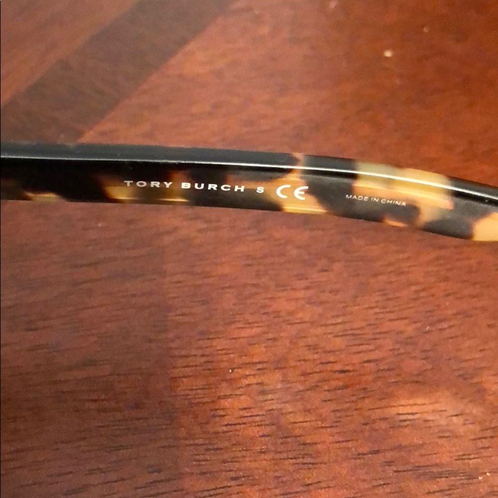 Tory Burch Sunglasses. Brown and Black - Picture 4 of 4